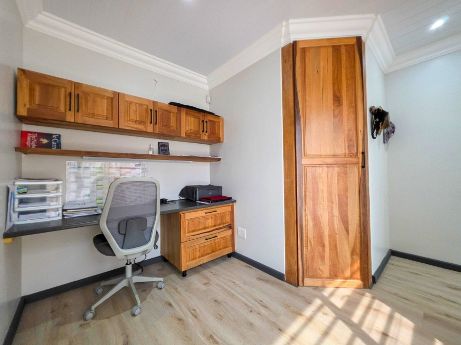 3 Bedroom Property for Sale in Stilbaai Wes Western Cape
